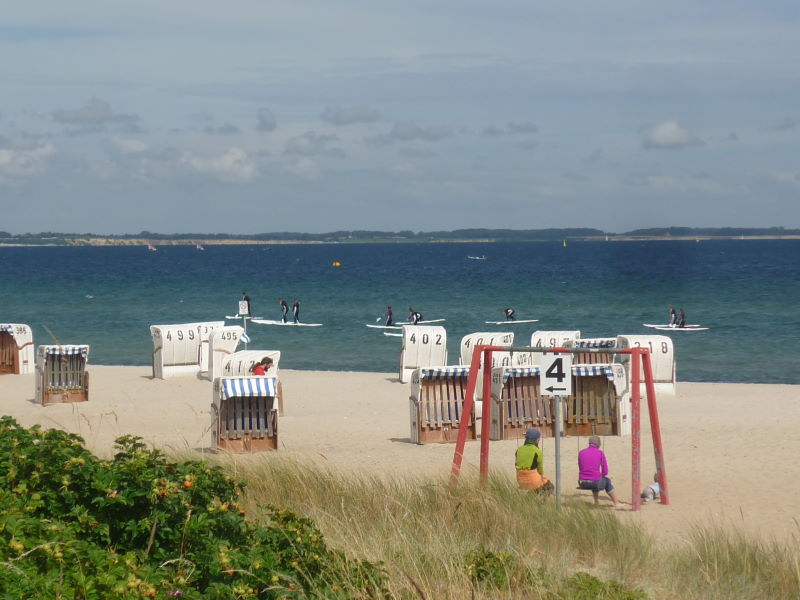 Strandfeeling an der Ostsee mit SUP und Segeln für Kinder