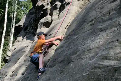 kinderfreizeiten-sommerferien-mit-klettern