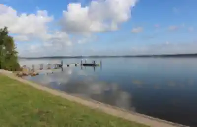 ein-blick-auf-die-schlei-an-der-ostsee-in-schlswig