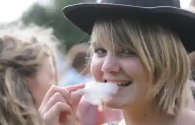 zirkusferien-herbst zur-pause-etwas-zuckerwatte