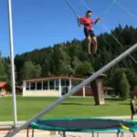 deutschcamp hoch-hinaus-auf-dem-trampolin-im-deutschcamp
