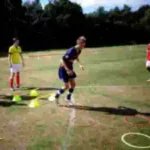 die-trainingsteilnehmer-trainieren-schusstechnik-und-elfmeter-schiessen