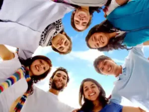 Unsere Betreuer und Betreuerinnen mit Freude bei der Ausbildung.