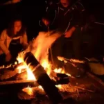 sommer-tennis-camp ein gemütliches Lagerfeuer zum Abschluss im Sommer Tenniscamp.