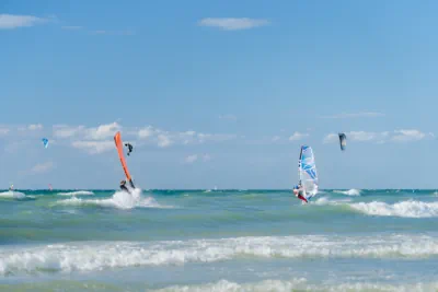 Windsurfen und Kiten auf der Ostsee im Ferienlager ab 12 Jahren