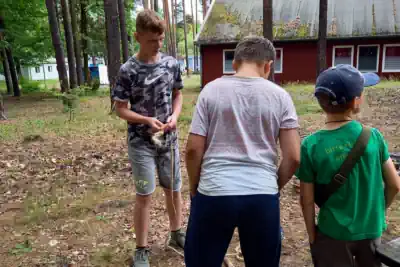 mit 12 Jahren kommen die 3 Jungs ins Survivalcamp